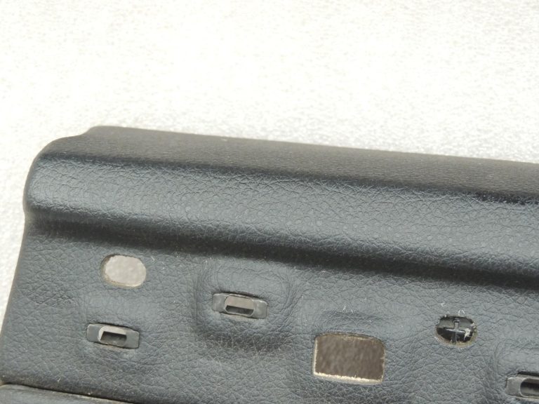 Oriģinālā BMW 5. sērijas F10 F11 aizmugurējā labā durvju paneļa durvju apdare BLACK LCSW 7273280
