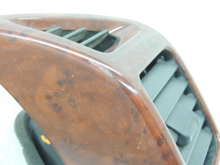 Mitsubishi Pajero V7 V6 ventilācijas atveres koka vāks kreisais MR456381