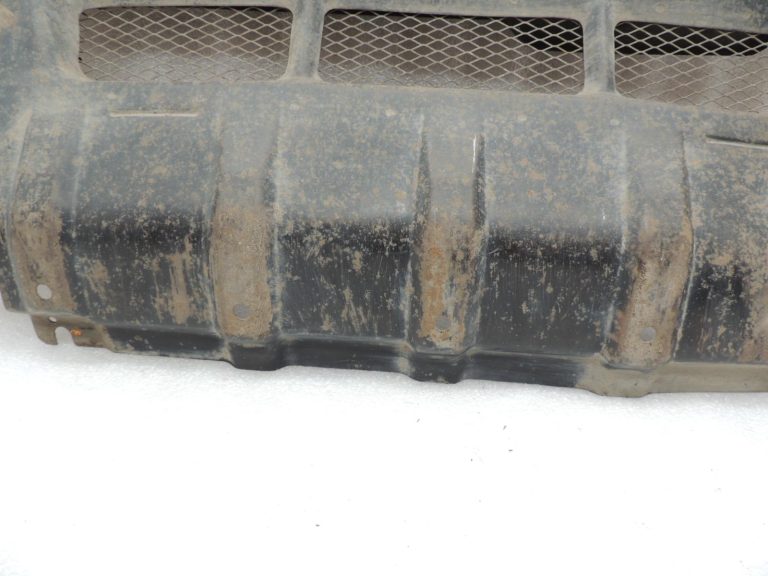 Mitsubishi Pajero V7 V6 Priekšējā apakšējā aizsargplāksne MR437661
