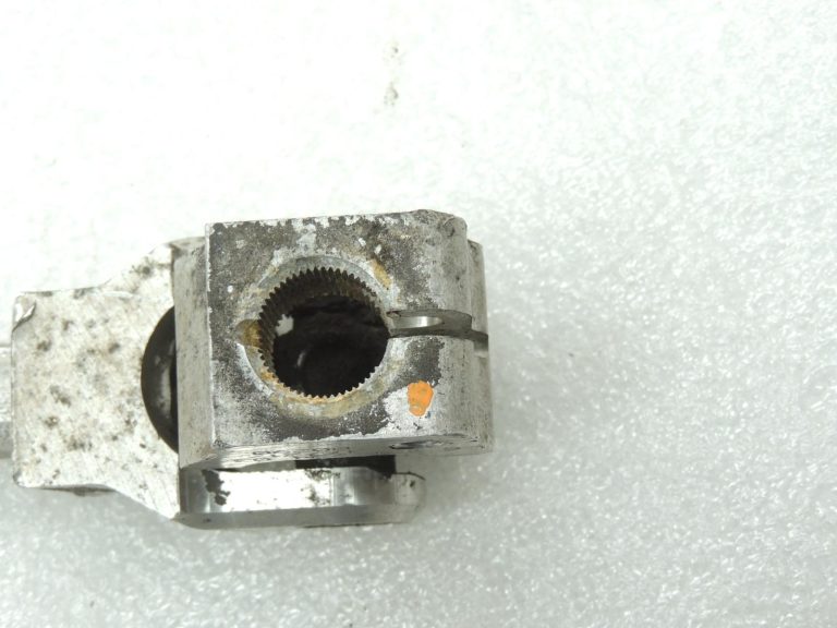 Oriģinālā BMW F20 F20 F21 F22 F22 F30 F31 Stūres vārpstas universālā locītava 32306791295 DEFEKTĪVA