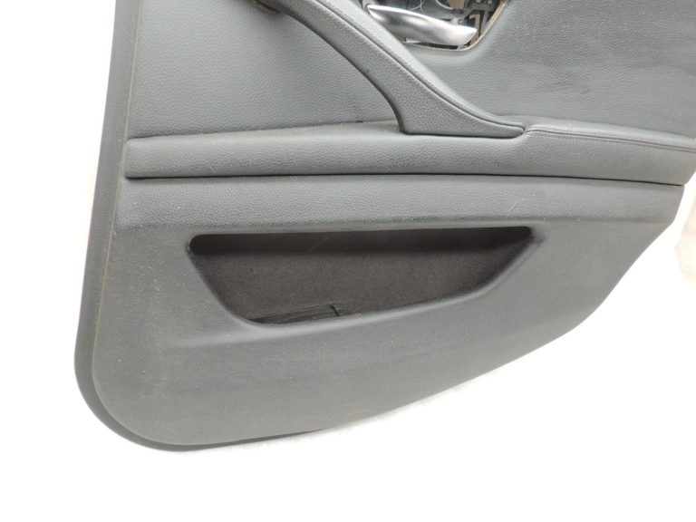 Oriģinālā BMW 5. sērijas F10 F11 aizmugurējā labā durvju paneļa durvju apdare BLACK LCSW 7273280