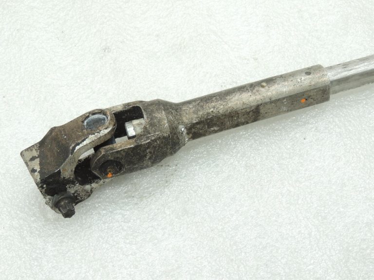 Oriģinālā BMW F20 F20 F21 F22 F22 F30 F31 Stūres vārpstas universālā locītava 32306791295 DEFEKTĪVA