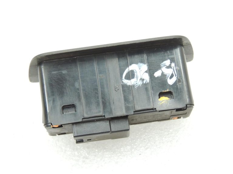 Oriģinālais BMW G20 G30 G28 G11 aizmugurējo durvju aizvēršanas slēdzis 61319275121