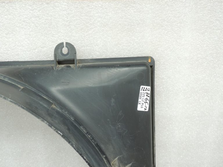 Mitsubishi Pajero V7 V6 3.2 DI-D Radiatora ventilatora difuzors MR404894 MR497044