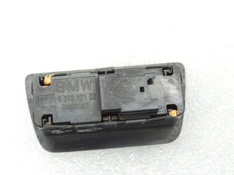 Oriģinālais BMW G20 G30 G28 G11 aizmugurējo durvju aizvēršanas slēdzis 61319275121