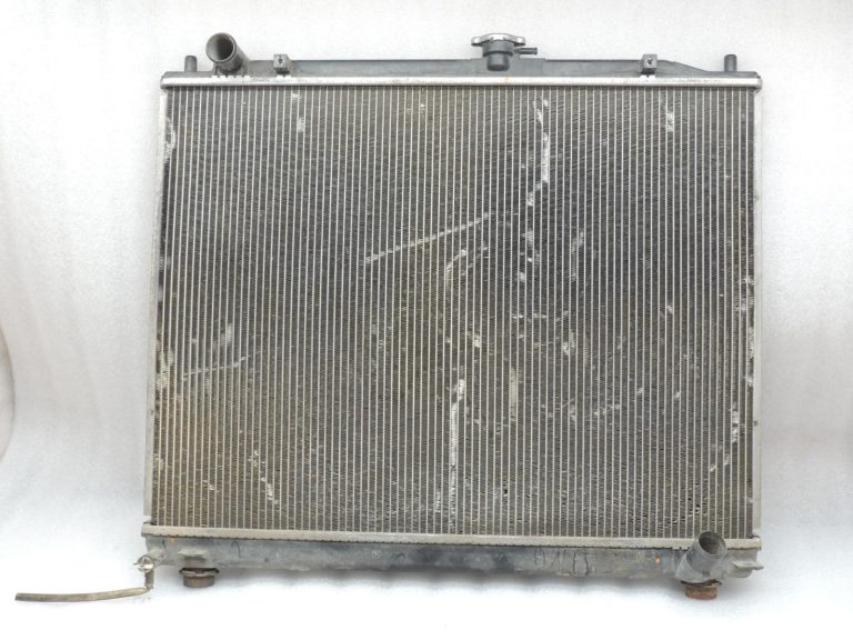 Oriģinālās Mitsubishi Pajero V68W 3.2 DI-D 4M41 Radiators Radiatora ūdens dzesētājs MR404689