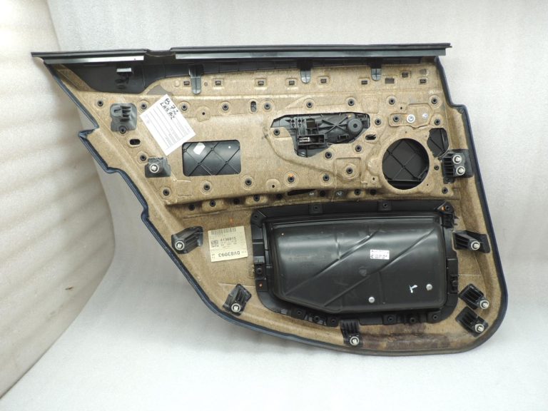 Oriģinālā BMW 5. sērijas F10 F11 aizmugurējā labā durvju paneļa durvju apdare BLACK LCSW 7273280