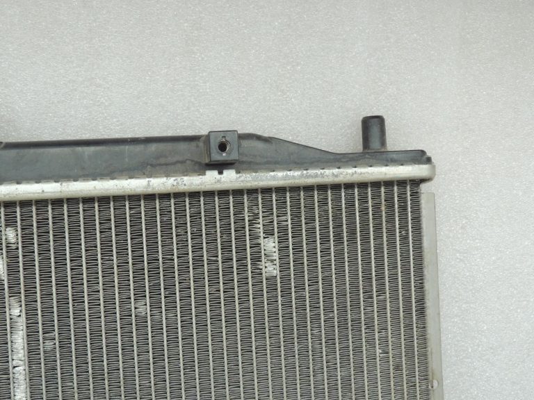 Oriģinālās Mitsubishi Pajero V68W 3.2 DI-D 4M41 Radiators Radiatora ūdens dzesētājs MR404689