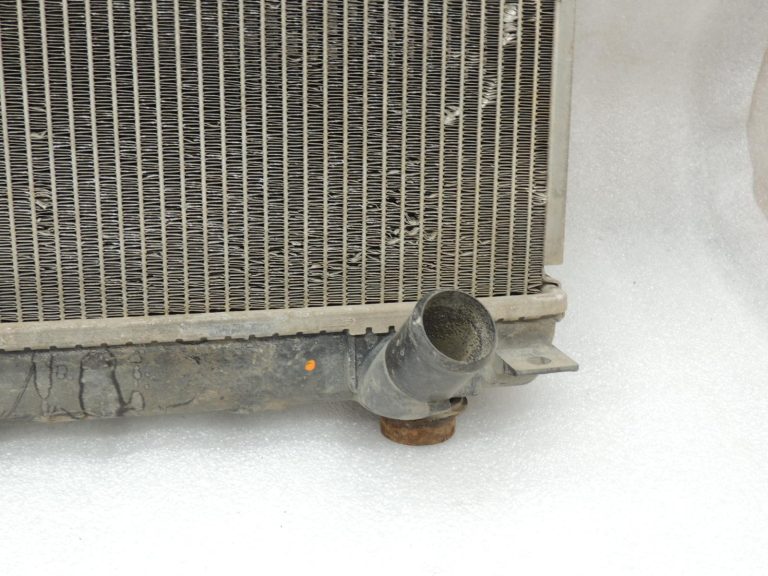 Oriģinālās Mitsubishi Pajero V68W 3.2 DI-D 4M41 Radiators Radiatora ūdens dzesētājs MR404689