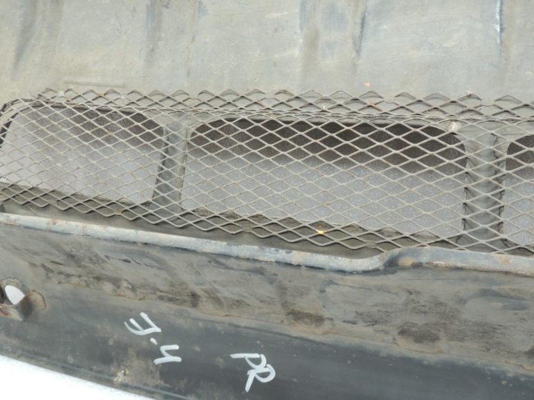 Mitsubishi Pajero V7 V6 Priekšējā apakšējā aizsargplāksne MR437661