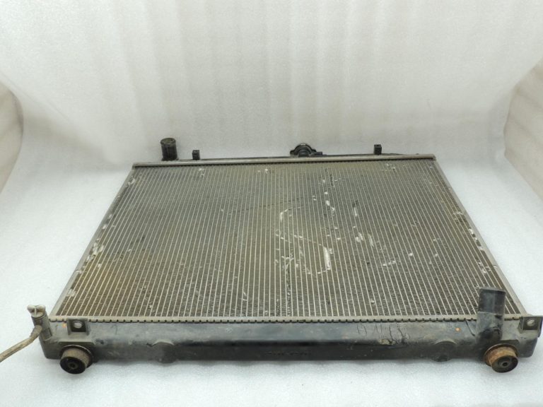 Oriģinālās Mitsubishi Pajero V68W 3.2 DI-D 4M41 Radiators Radiatora ūdens dzesētājs MR404689