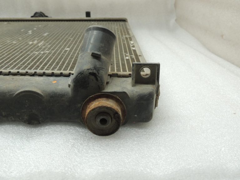 Oriģinālās Mitsubishi Pajero V68W 3.2 DI-D 4M41 Radiators Radiatora ūdens dzesētājs MR404689