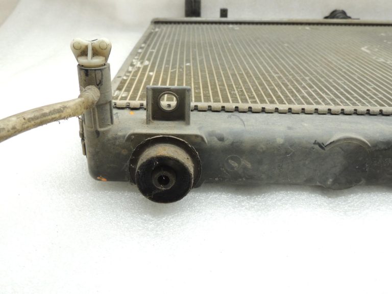 Oriģinālās Mitsubishi Pajero V68W 3.2 DI-D 4M41 Radiators Radiatora ūdens dzesētājs MR404689