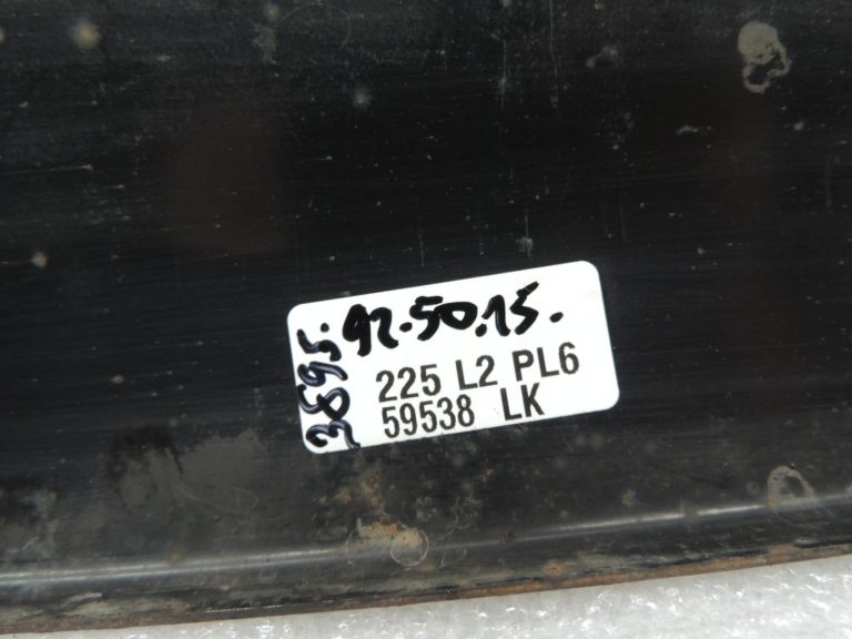 Mitsubishi Pajero V7 V6 Priekšējā apakšējā aizsargplāksne MR437661