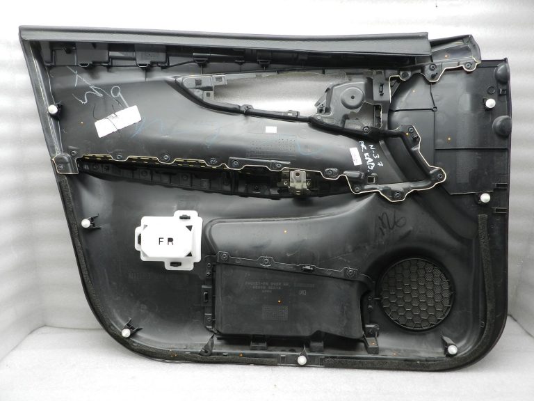 Nissan Qashqai J11 Original Durvju iekšējā abdare Priekšā labā puse 809004EA2A