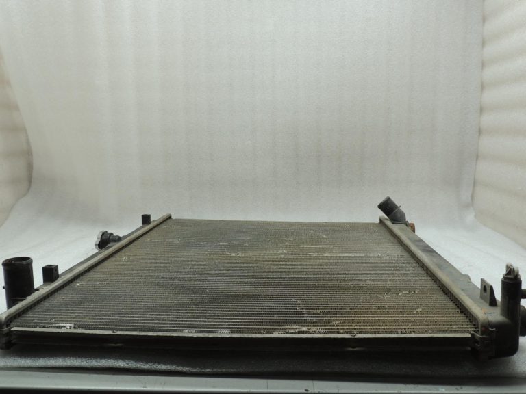 Oriģinālās Mitsubishi Pajero V68W 3.2 DI-D 4M41 Radiators Radiatora ūdens dzesētājs MR404689