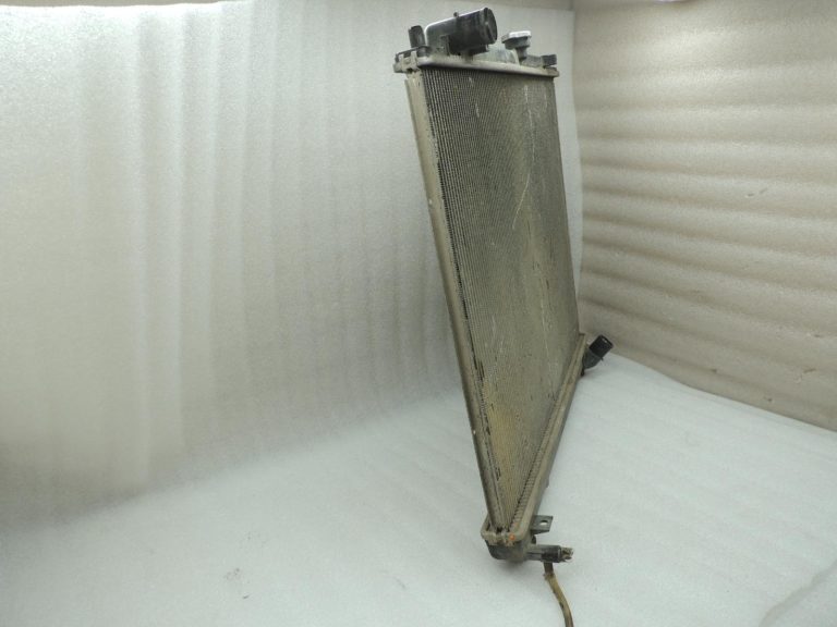Oriģinālās Mitsubishi Pajero V68W 3.2 DI-D 4M41 Radiators Radiatora ūdens dzesētājs MR404689