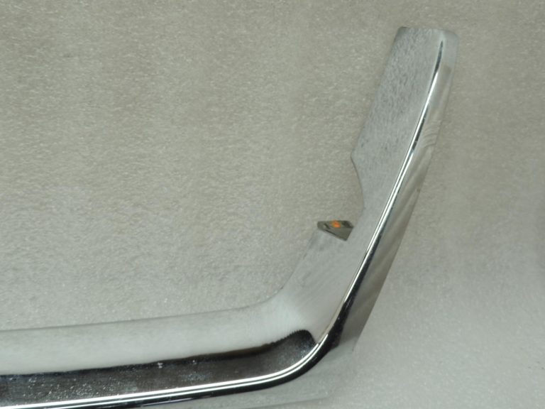Mitsubishi Pajero V7 hromēta radiatora režģa apdare hromēta līstes MN117715