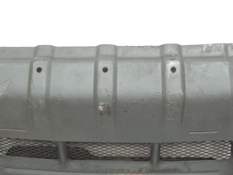 Mitsubishi Pajero V7 V6 Priekšējā apakšējā aizsargplāksne MR437661