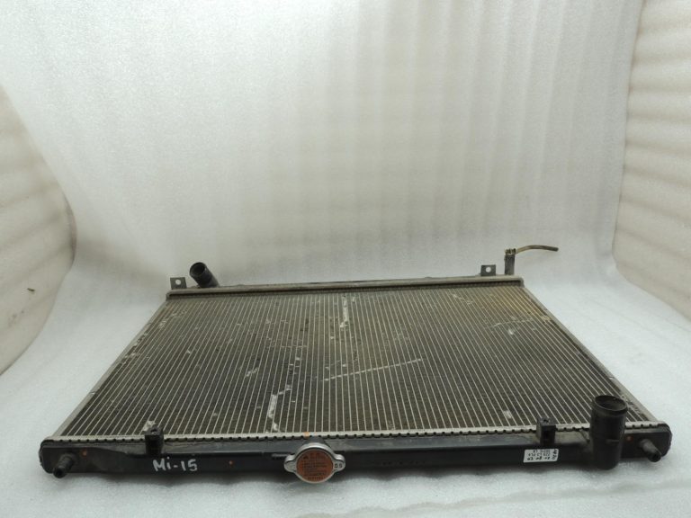 Oriģinālās Mitsubishi Pajero V68W 3.2 DI-D 4M41 Radiators Radiatora ūdens dzesētājs MR404689