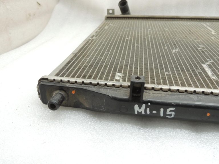 Oriģinālās Mitsubishi Pajero V68W 3.2 DI-D 4M41 Radiators Radiatora ūdens dzesētājs MR404689