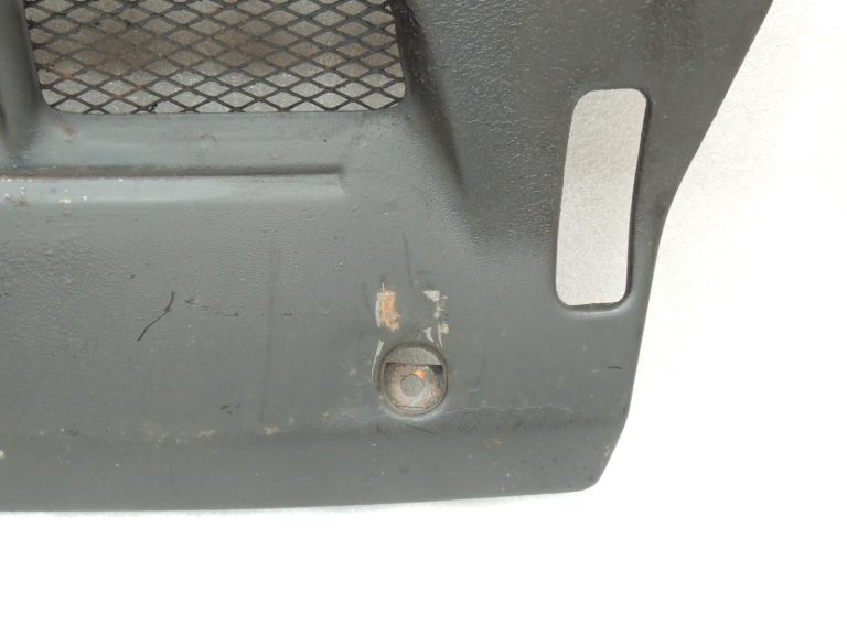Mitsubishi Pajero V7 V6 Priekšējā apakšējā aizsargplāksne MR437661