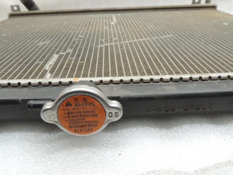 Oriģinālās Mitsubishi Pajero V68W 3.2 DI-D 4M41 Radiators Radiatora ūdens dzesētājs MR404689