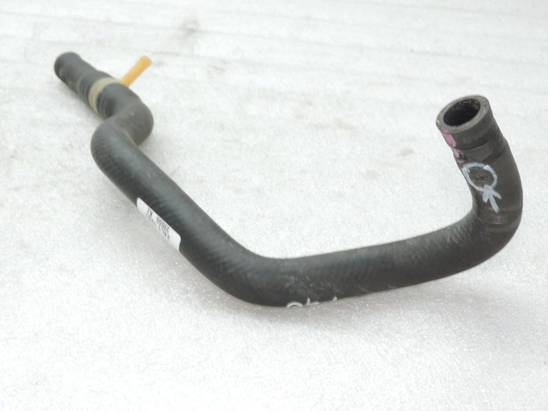 Oriģinālā Toyota Yaris P9 1.3 VVT-i (2SZFE) siltummaiņa ūdens ieplūdes šļūtene