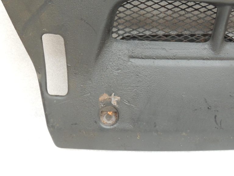 Mitsubishi Pajero V7 V6 Priekšējā apakšējā aizsargplāksne MR437661