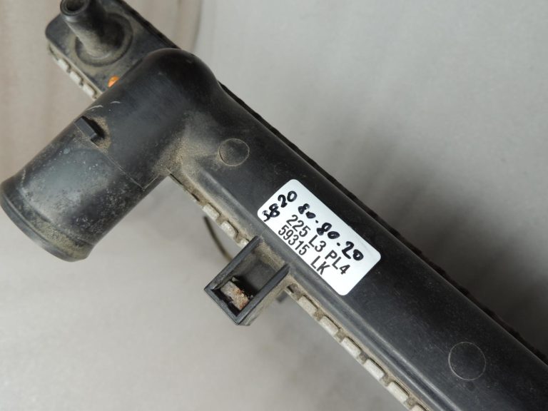 Oriģinālās Mitsubishi Pajero V68W 3.2 DI-D 4M41 Radiators Radiatora ūdens dzesētājs MR404689