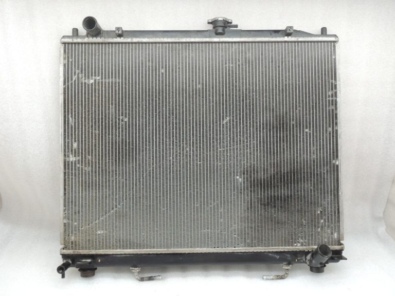 Mitsubishi Pajero V68W 3.2 DI-D automātiskais radiators Radiatora ūdens dzesētājs MR968059