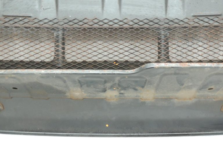 Mitsubishi Pajero V7 V6 Priekšējā apakšējā aizsargplāksne MR437661