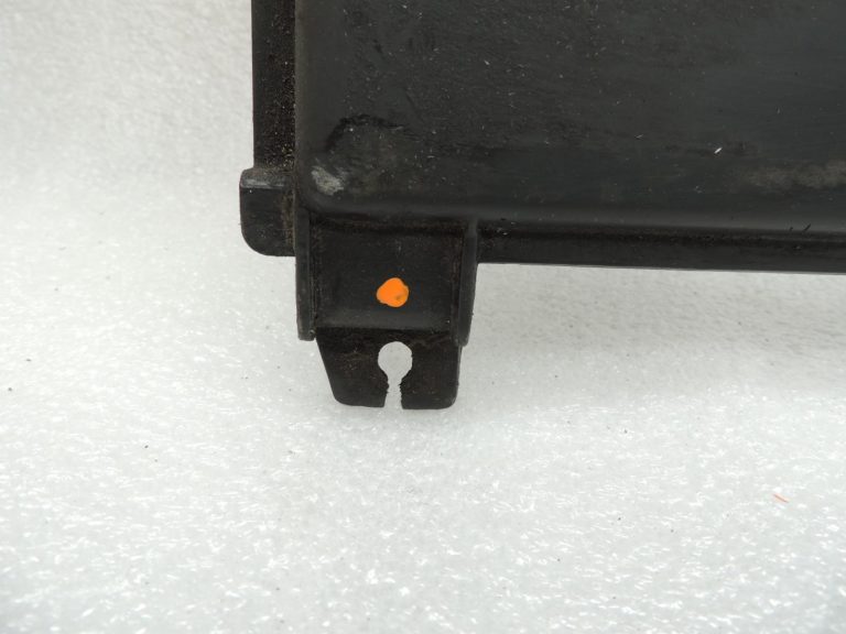 Mitsubishi L200 K74T 4D56 2.5TD pārsega ventilācijas atveres difuzors MR571153