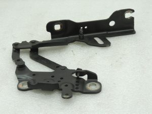 Oriģinālā BMW F20 F20 F21 F22 F22 F30 F30 F31 F34 Priekšējā pārsega eņģe kreisā melna 475