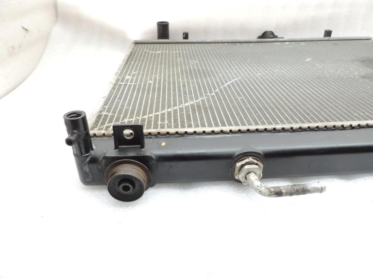 Mitsubishi Pajero V68W 3.2 DI-D automātiskais radiators Radiatora ūdens dzesētājs MR968059
