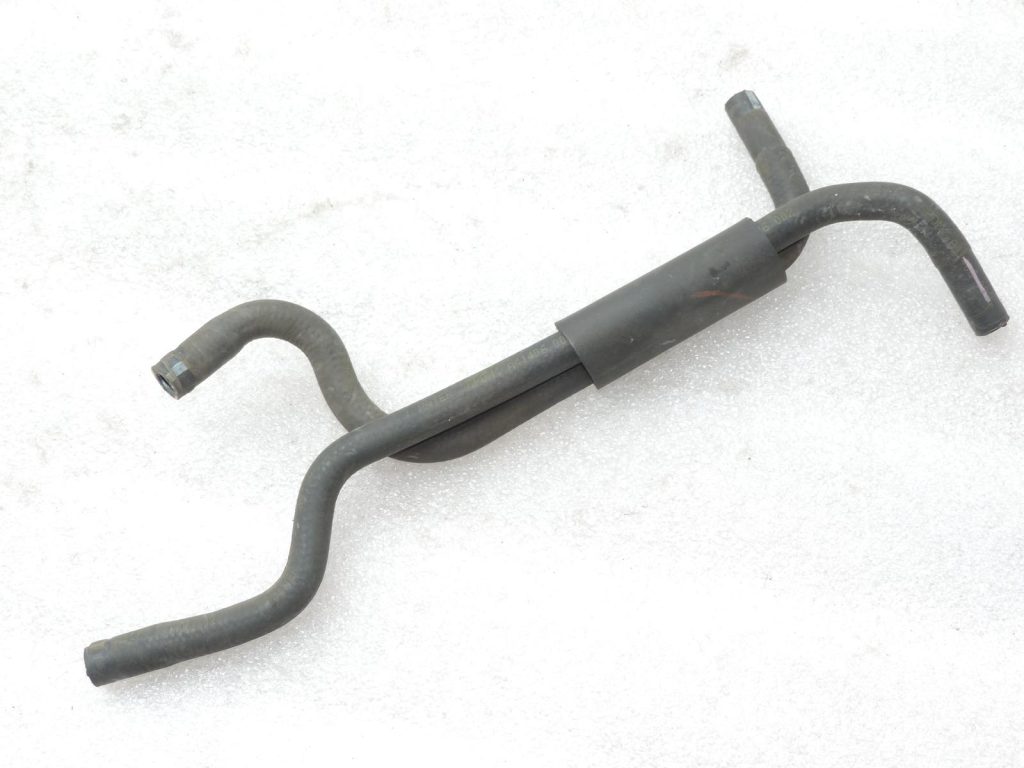 Oriģinālā Toyota Yaris P9 1.3 VVT-i (2SZFE) Ūdens šļūtenes apvedceļš Nr.1