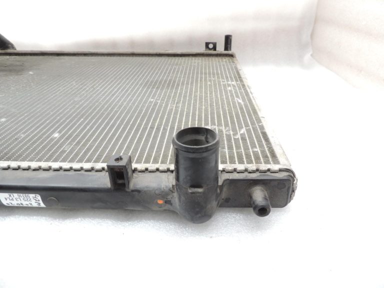 Mitsubishi Pajero V68W 3.2 DI-D automātiskais radiators Radiatora ūdens dzesētājs MR968059