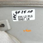 Mitsubishi Pajero V7 V6 Priekšējā dubļusarga uzlika labā A69C MR478742