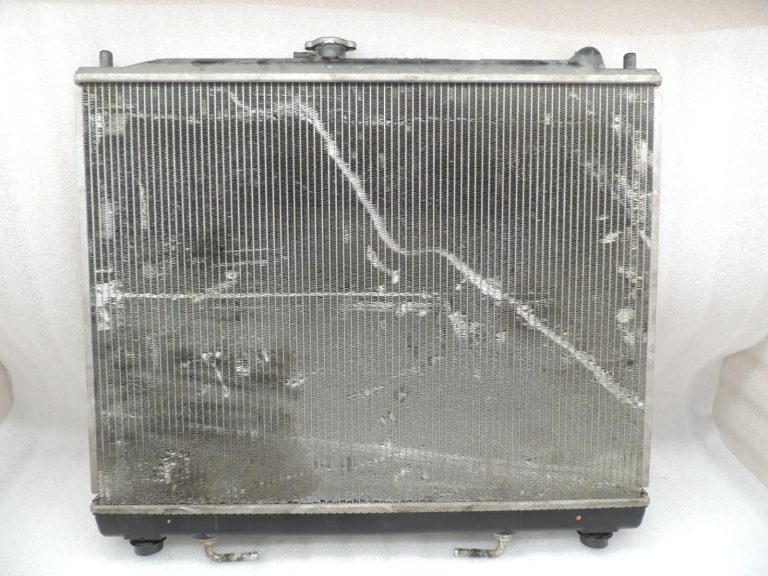 Mitsubishi Pajero V68W 3.2 DI-D automātiskais radiators Radiatora ūdens dzesētājs MR968059