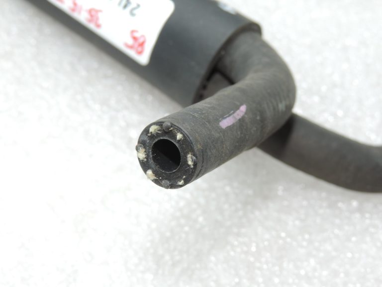 Oriģinālā Toyota Yaris P9 1.3 VVT-i (2SZFE) Ūdens šļūtenes apvedceļš Nr.1