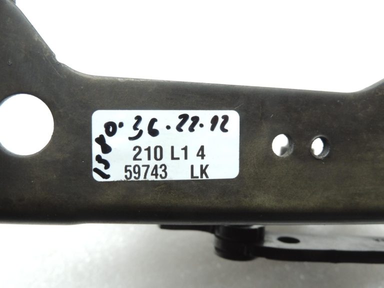 Oriģinālā BMW F20 F20 F21 F22 F22 F30 F30 F31 F34 Priekšējā pārsega eņģe kreisā melna 475