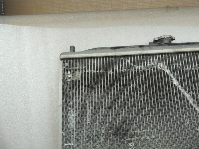 Mitsubishi Pajero V68W 3.2 DI-D automātiskais radiators Radiatora ūdens dzesētājs MR968059