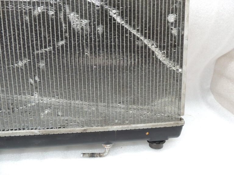 Mitsubishi Pajero V68W 3.2 DI-D automātiskais radiators Radiatora ūdens dzesētājs MR968059