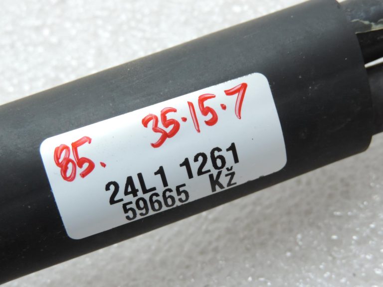 Oriģinālā Toyota Yaris P9 1.3 VVT-i (2SZFE) Ūdens šļūtenes apvedceļš Nr.1
