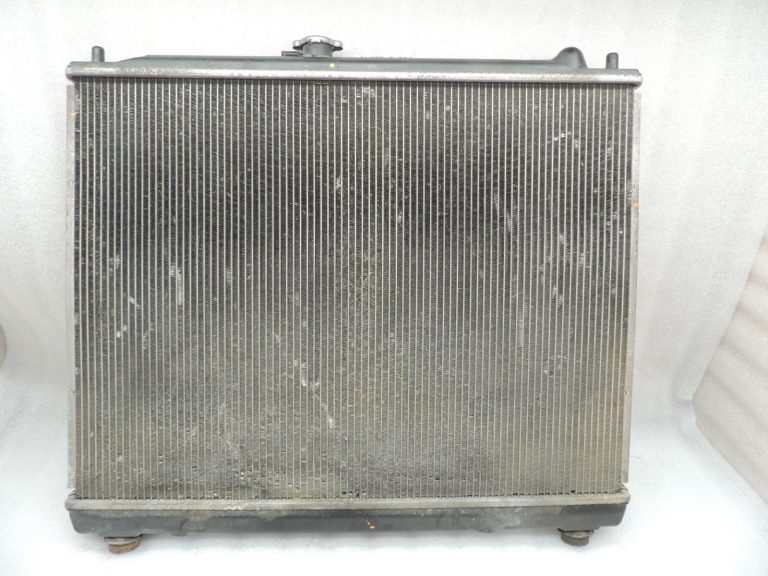 Oriģinālās Mitsubishi Pajero V68W 3.2 DI-D 4M41 Radiators Radiatora ūdens dzesētājs MR404689