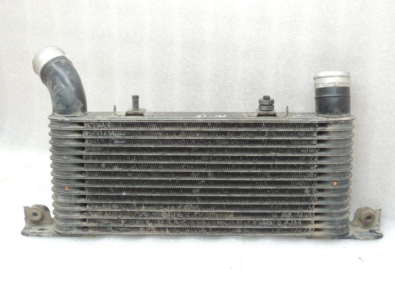 Mitsubishi Pajero V7 V6 3.2 DI-D 4M41 starpdzesētājs MR404751 starpdzesētājs