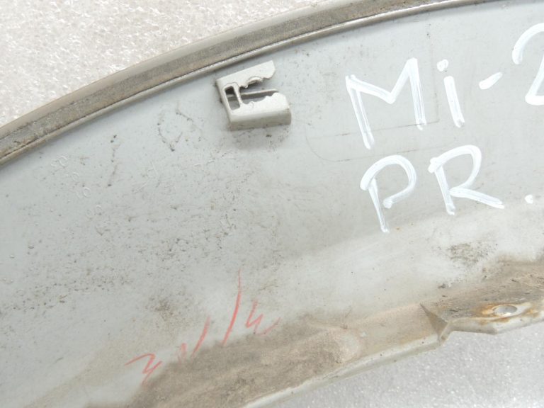 Mitsubishi Pajero V7 V6 Priekšējais kreisais dubļusargs A69C MR478741 MR508205