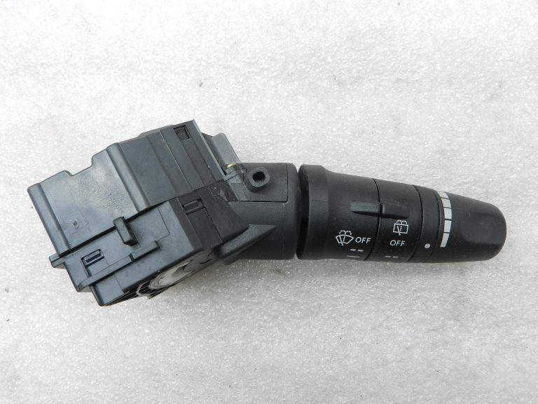 Nissan X-trail oriģinālais tīrītāju slēdzis 252608H905