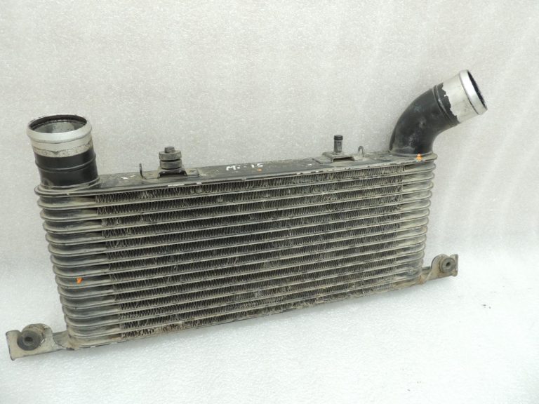 Mitsubishi Pajero V7 V6 3.2 DI-D 4M41 starpdzesētājs MR404751 starpdzesētājs