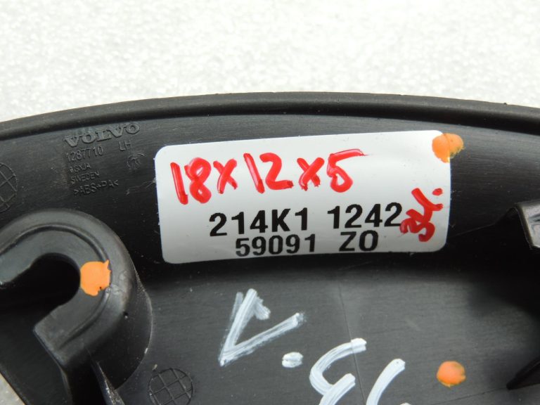 Volvo V40 II Cross Country durvju panelis iekšējais labās puses 1303825